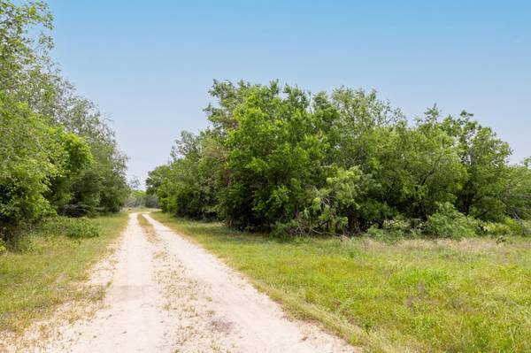 000 San Marcus Hwy, Luling, TX 78648