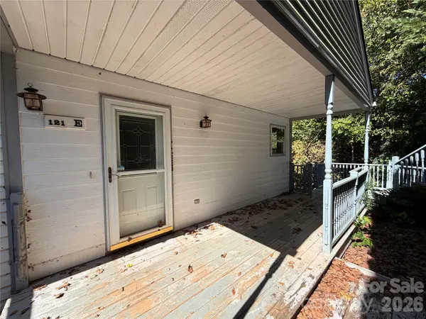 121 Merchant ST, Asheville, NC 28803