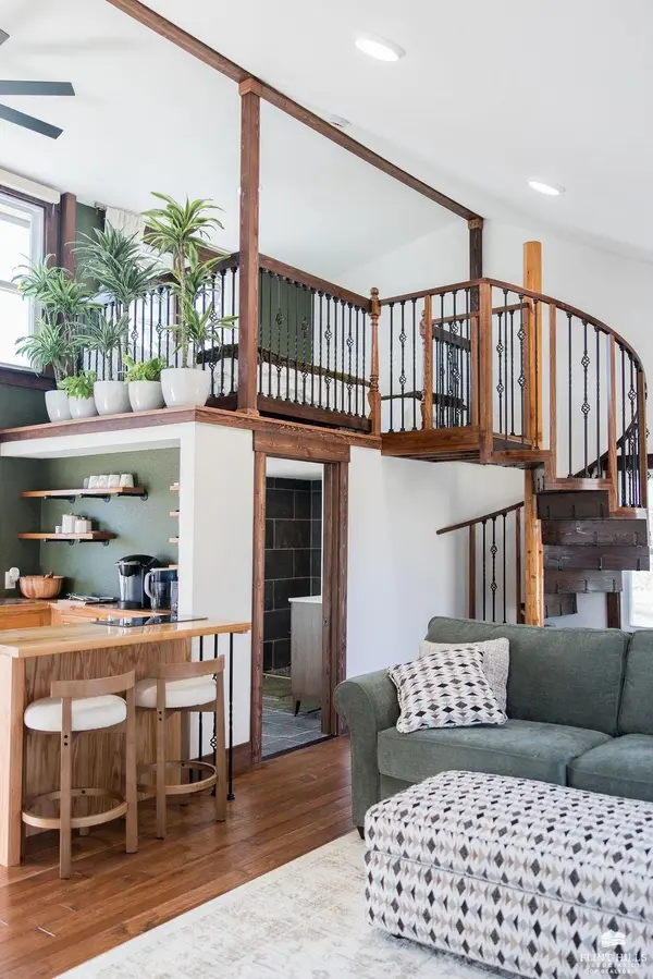 1713 Pierre ST, Manhattan, KS 66502
