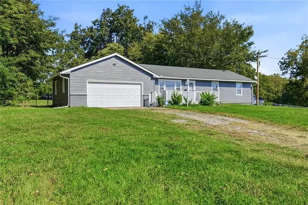 10004 E 38th TER, Kansas City, MO 64133