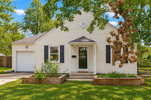 7533 Marty ST, Overland Park, KS 66204