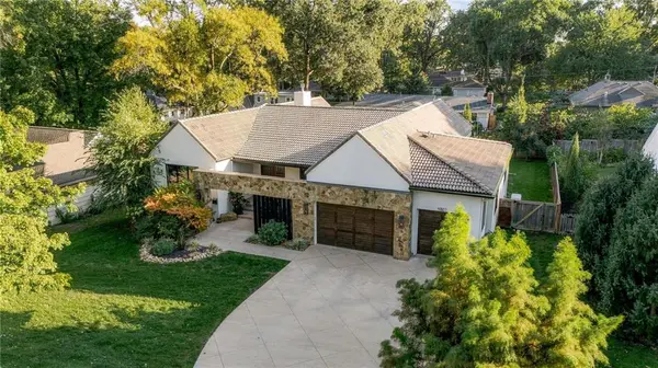 4807 W 64th ST, Prairie Village, KS 66208