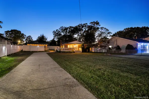 629 East DR, Lindenhurst, NY 11757