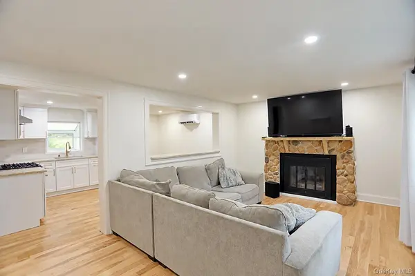 76 Grove DR, Mastic, NY 11950