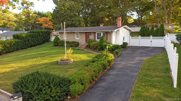 76 Grove DR, Mastic, NY 11950