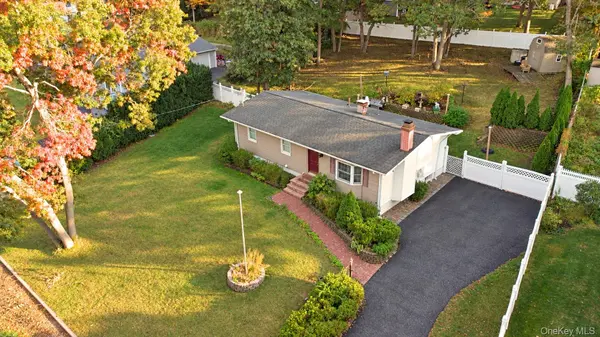 76 Grove DR, Mastic, NY 11950