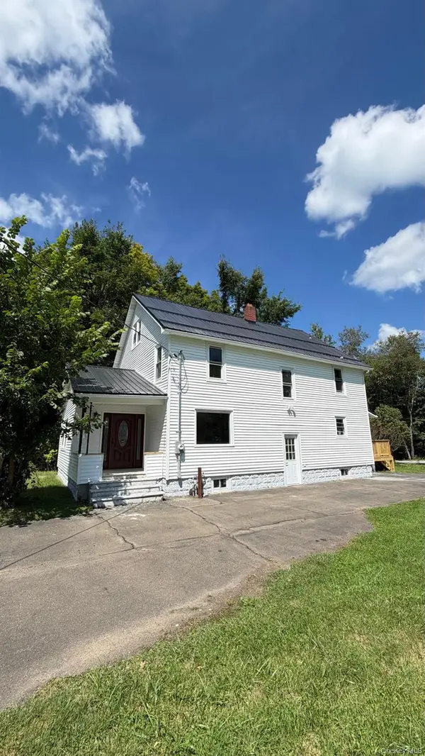 1709 Glenwood Rd, Vestal, NY 13850