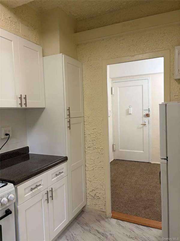1563 Metropolitan AVE #ME, Bronx, NY 10462
