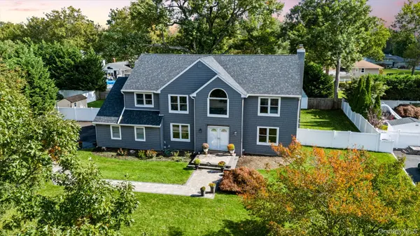 8 Brandon, Commack, NY 11725