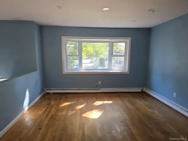 31 Depew ST, Huntington, NY 11743