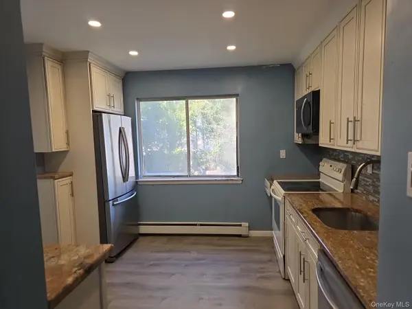 31 Depew ST, Huntington, NY 11743