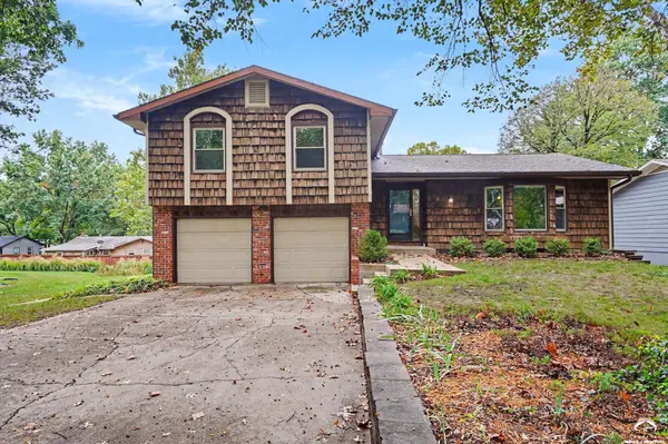 2917 Topeka LN, Lawrence, KS 66047