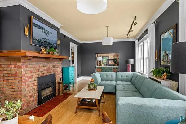 802 N 19th Ave E, Duluth, MN 55812
