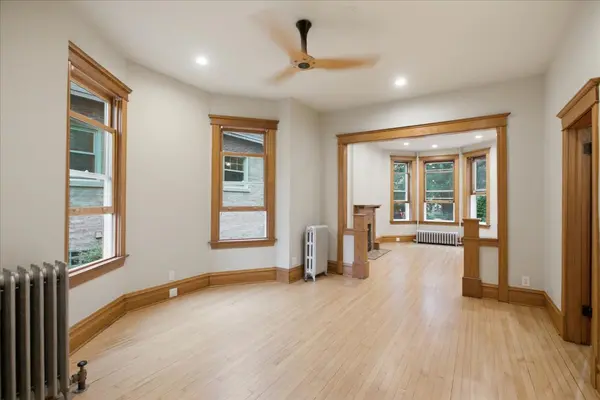 2111 N Kedzie BLVD #1F, Chicago, IL 60647