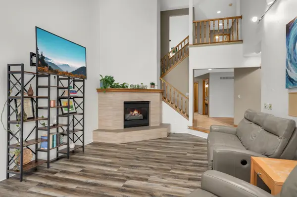 18062 Judicial WAY N, Lakeville, MN 55044