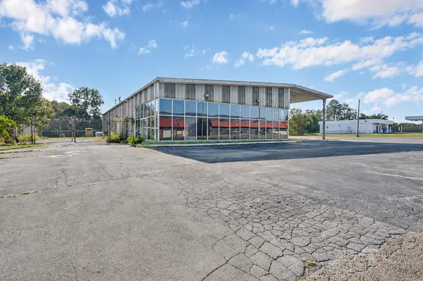 3832 Main St, Pikeville, TN 37367