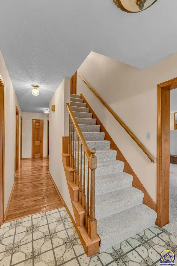 9028 SW 89th St, Auburn, KS 66402