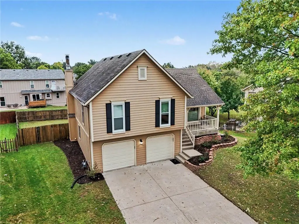 10208 Longwood CT, Kansas City, KS 66109