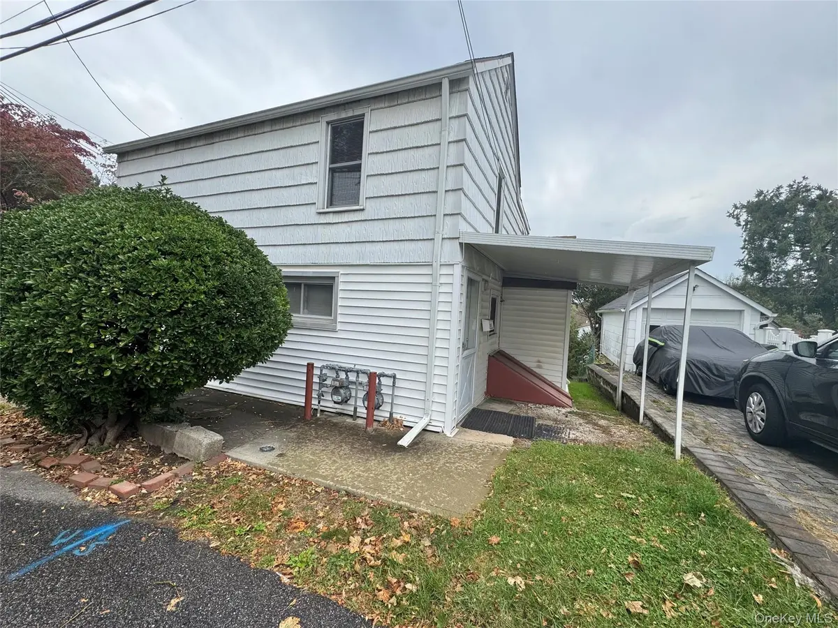 11 Lee CT #A, Great Neck, NY 11024
