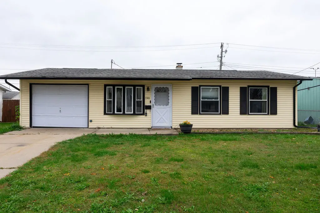 740 41ST AVE, East Moline, IL 61244