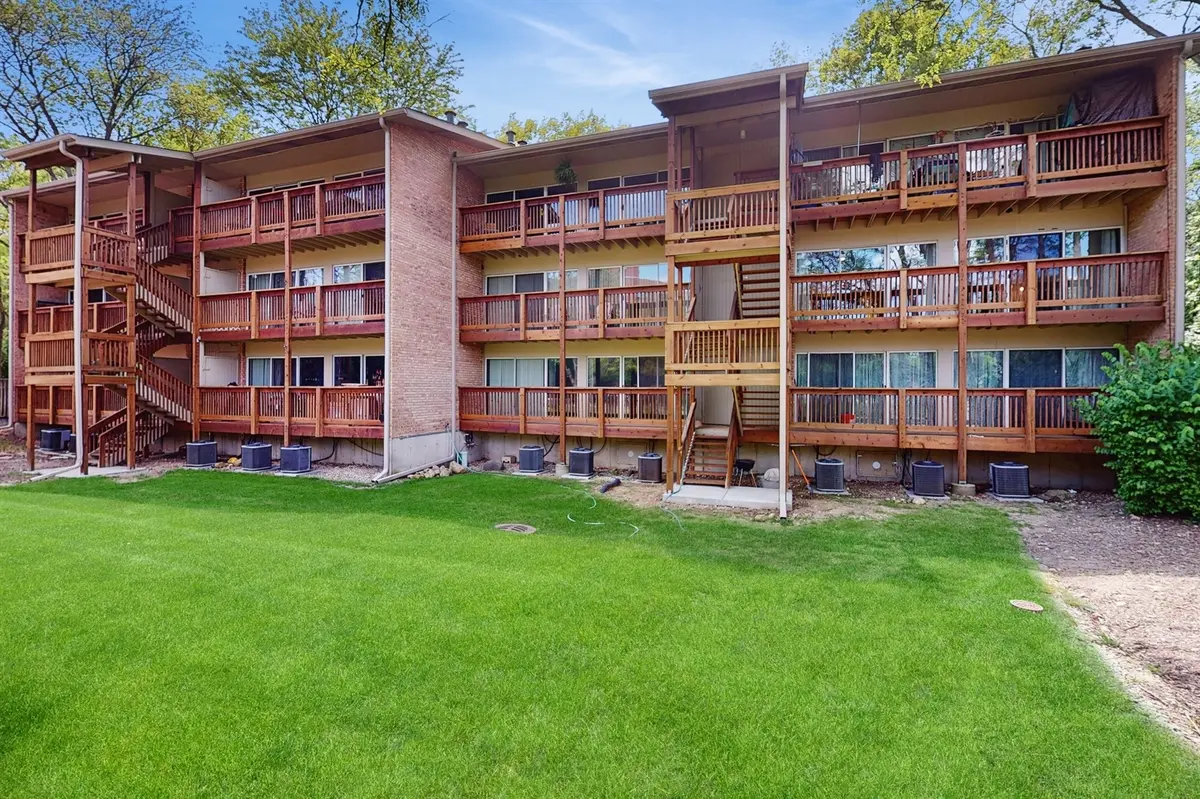 5880 Forest View RD #C, Lisle, IL 60532