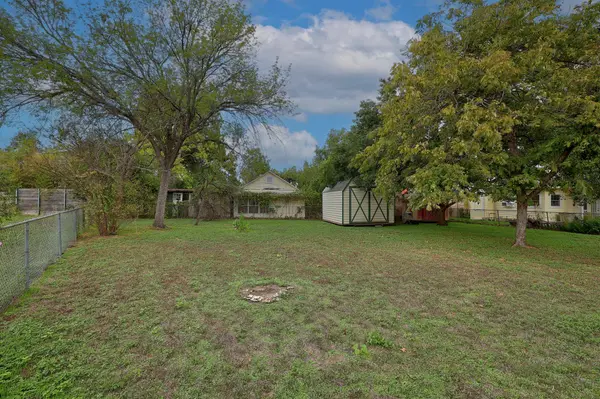 4906 Lynndale DR, Austin, TX 78756