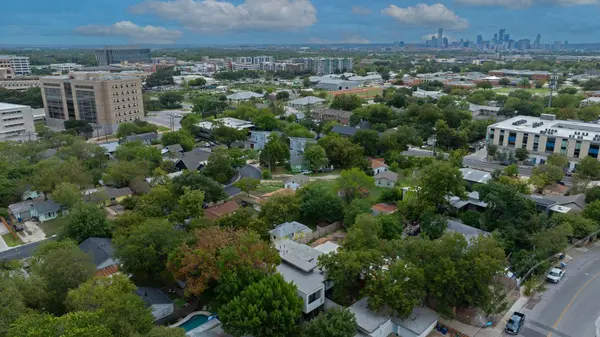 4906 Lynndale DR, Austin, TX 78756