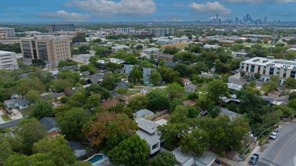 4906 Lynndale DR, Austin, TX 78756