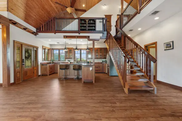 685 Hidden Creek DR, Dripping Springs, TX 78620