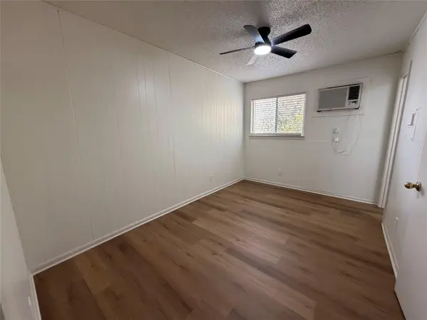 4712 Depew Ave #204, Austin, TX 78751