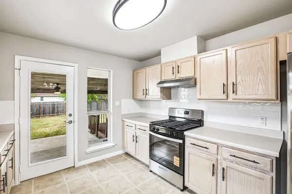 116 Wilderness TRL, Elgin, TX 78621