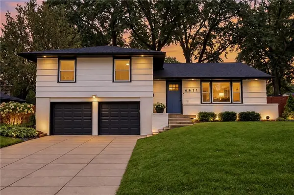 6411 W 77th ST, Prairie Village, KS 66204