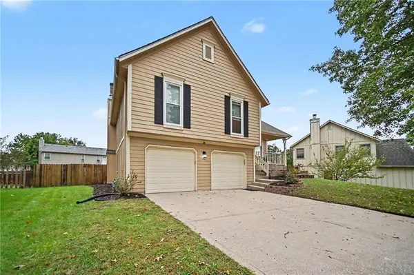 10208 Longwood CT, Kansas City, KS 66109
