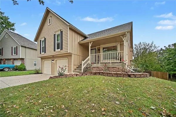 10208 Longwood CT, Kansas City, KS 66109