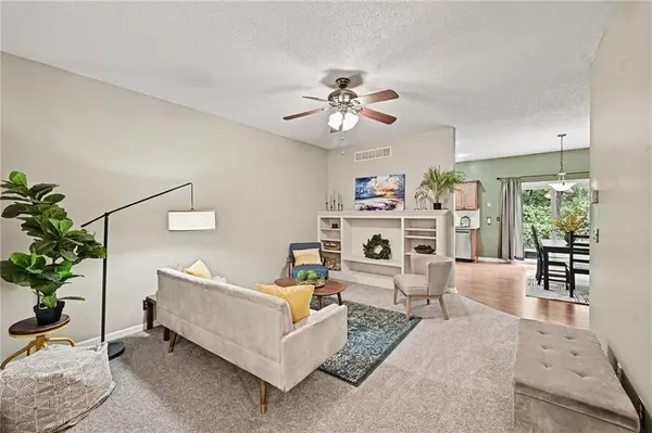 7313 McCoy ST, Shawnee, KS 66227