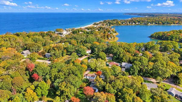 430 Grove RD, Southold, NY 11971