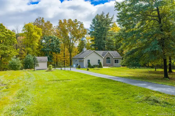 576 Burlingham RD, Bloomingburg, NY 12721