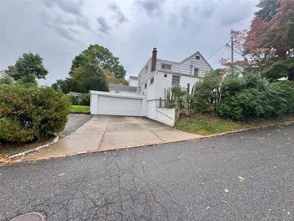 11 Lee CT #A, Great Neck, NY 11024