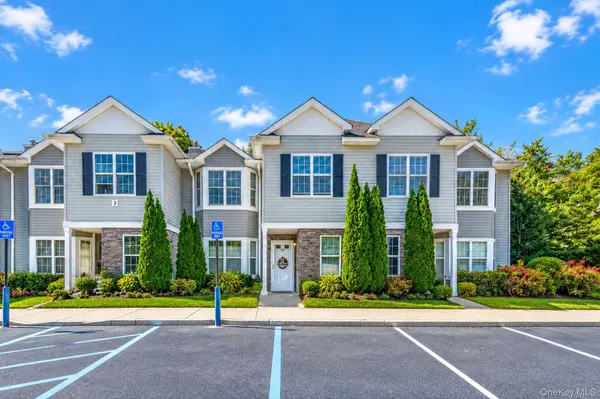 138 Maya CIR, Central Islip, NY 11722