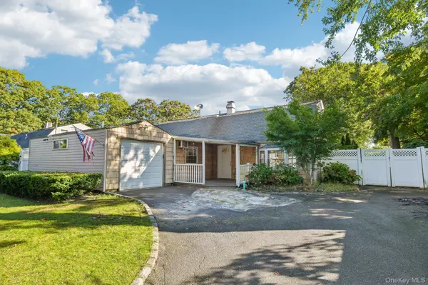 3 Reydon WAY, Farmingville, NY 11738