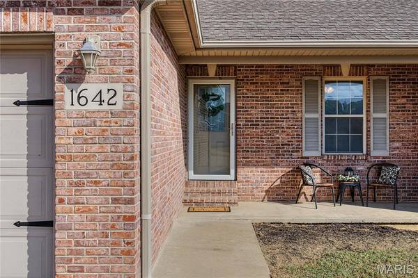 1642 Jackson Ridge DR, Jackson, MO 63755