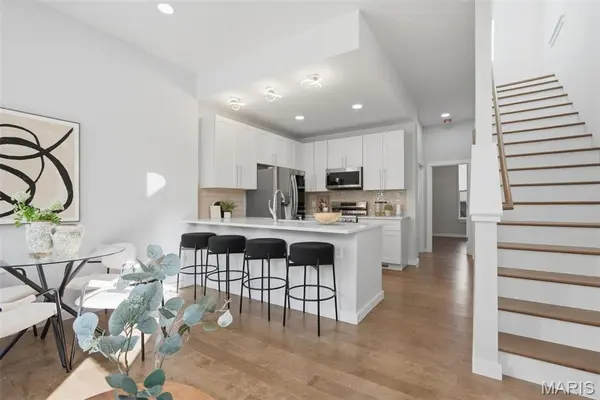 3656 Salena ST, St Louis, MO 63118