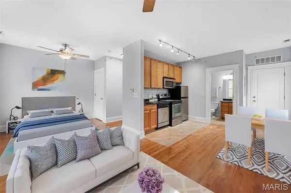 3717 Westminster PL, St Louis, MO 63108
