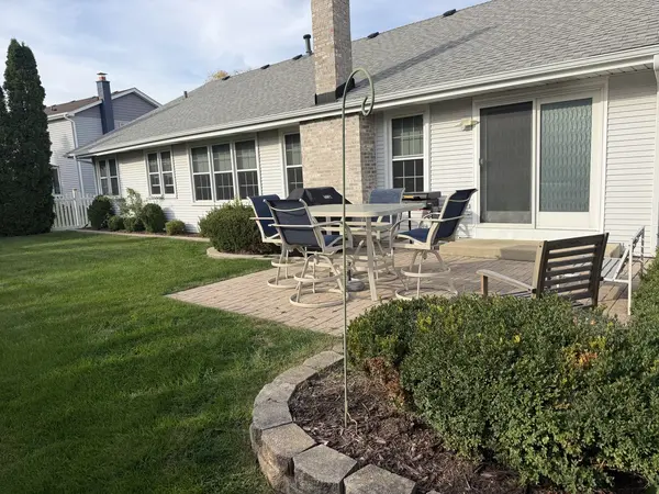 179 Farmgate DR, Schaumburg, IL 60193