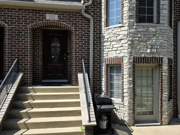 4303 EBERLY AVE #4303, Brookfield, IL 60513