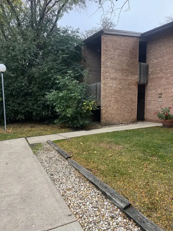 6012 EAST LAKE DR #2B, Lisle, IL 60532