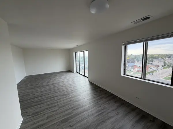2300 N Harlem AVE #603, Elmwood Park, IL 60707