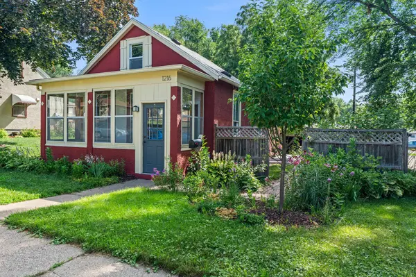1216 Danforth ST, Saint Paul, MN 55117