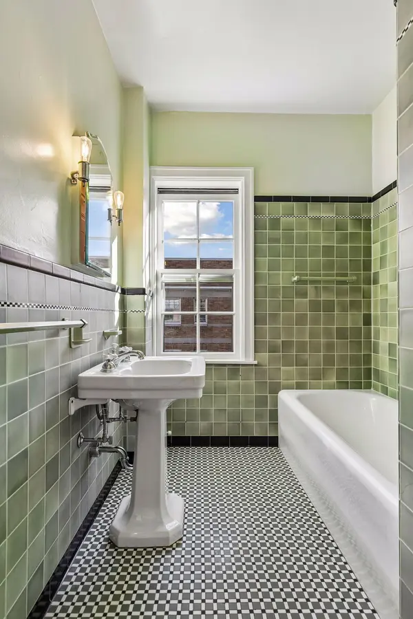 2615 Park AVE #612, Minneapolis, MN 55407