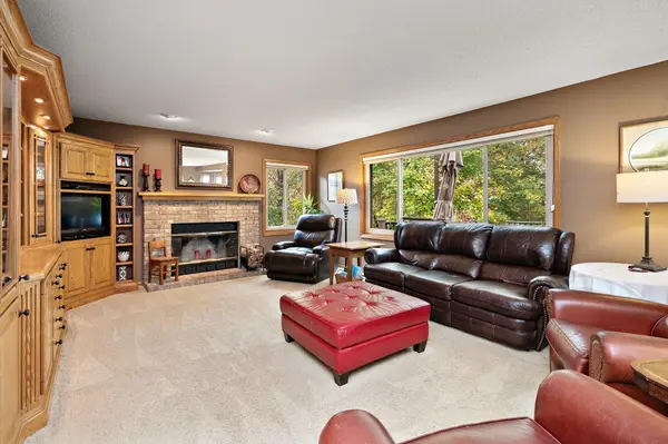 6229 Juneau LN N, Maple Grove, MN 55311